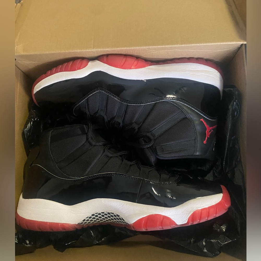 Jordan 11 Retro Playoffs Bred (2019) Men's Size 15 - Picture 1 of 9